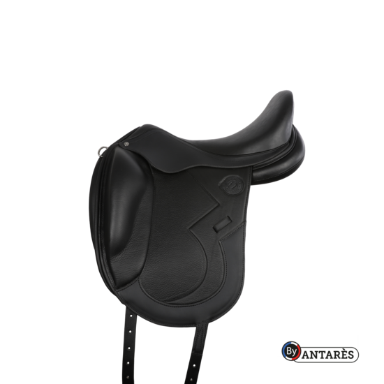 Signature monoflap dressage saddle